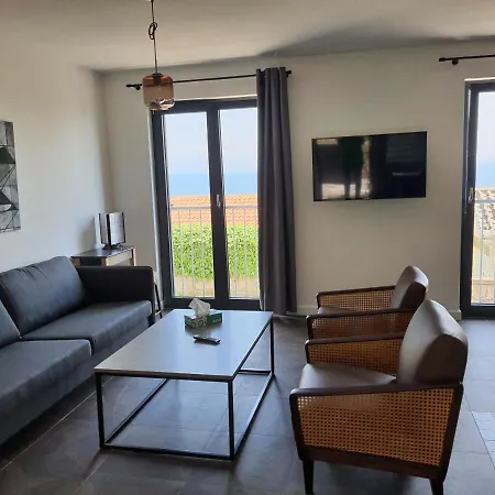 Krista Apartament *